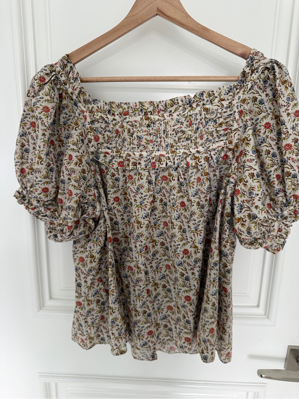 Doen Cream Multicolor Floral Puff-Sleeve Button Blouse - Picture 6 of 8